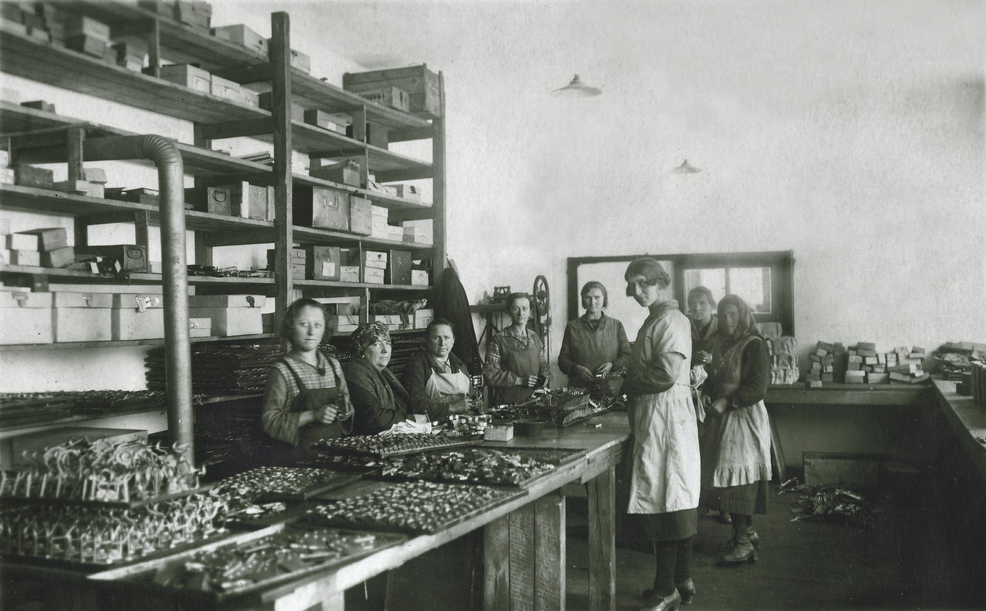 Firma TOKOZ - historické foto, Žďár nad Sázavou, výrobce zámků a stavebního kování, sto let výročí