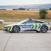 Policisté se pochlubili dalším BMW i8. Nový vůz dostali po nabourání předchozího