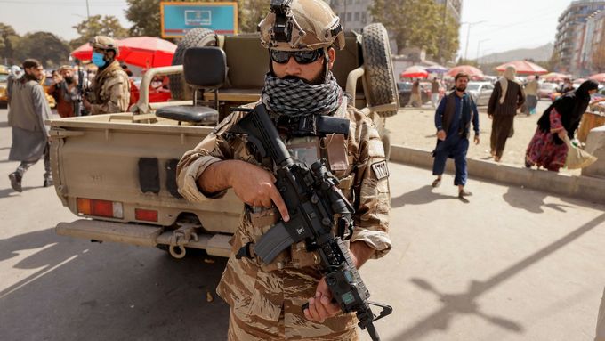 Tálibán hlídkuje v Afghánistánu - ilustrační foto.