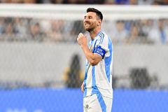 Messi v rozpacích. Nezvládl penaltu po vzoru Panenky, Argentina přesto slavila