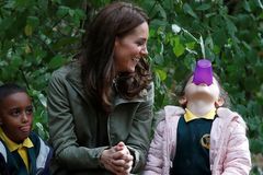 Kate se pět měsíců po porodu vrací ke královským povinnostem, navštívila lesní školku