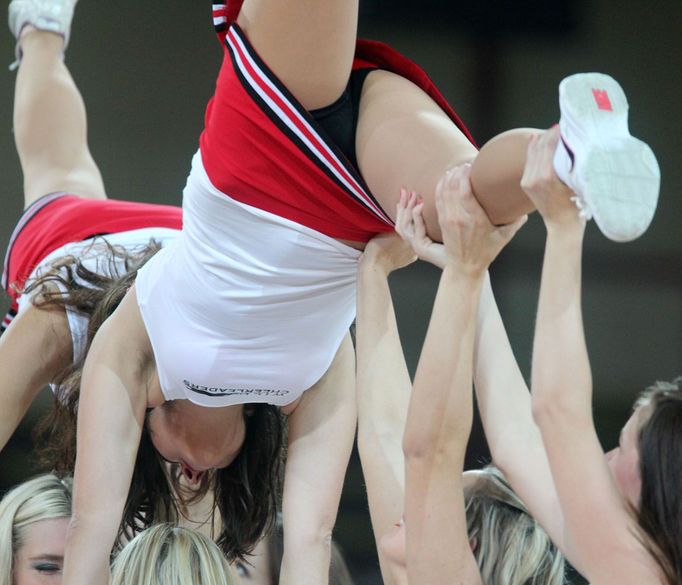 Basketbal, Nymburk - Fuenlabrada: cheerleaders