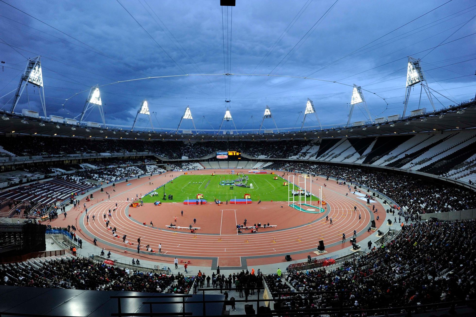 Olympijský stadion pro hry v Londýně byl oficiálně otevřen