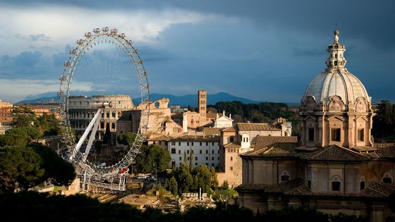 Co kdyby se u Forum Romanum točilo Londýnské oko? Byl by to ještě Řím? Podívejte se na vizualizace od italských m2ft architects.