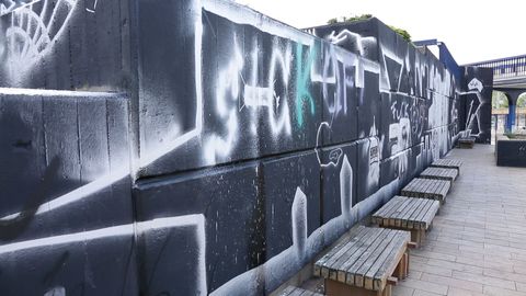 Ke graffiti poškozování cizího majetku patří, říká výtvarník