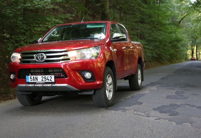 Na test silnice jsme se vypravili s jedním z nejodolnějších aut, které jsou v současné době k dispozici na trhu - s Toyotou Hilux.i