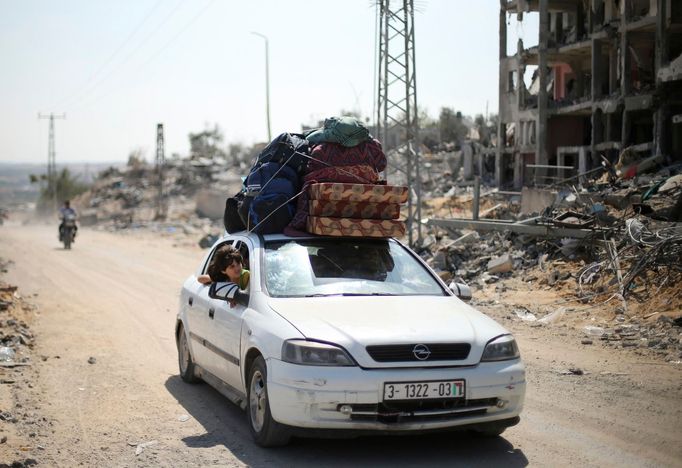 Palestinci se vrací do zničených domovů během dvaasedmdesátihodinového příměří.