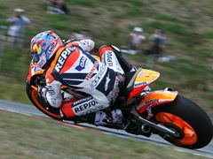 Mistr světa MotoGP - Nicky Hayden - skončil v Grand Prix České republiky na pódiu. Zda se jedná o celkový vývoj, ukáží až další závody...