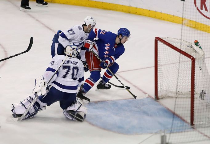 Filip Chytil střílí svoji první branku v NHL