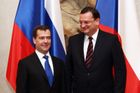 Medveděv opustil Prahu, zbyly po něm miliardové zakázky