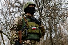 BBC: Bývalý ruský poručík přiznal bezmezné rabování i mučení ukrajinských zajatců