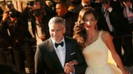 Clooney do Francie přiletěl i se svou ženou Amal.