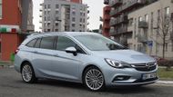 Ani v nižší střední třídě nejsou malé motory výjimkou. Také Opel Astra má pod kapotou litrový agregát. Recenzi Opelu Astra máte k dispozici