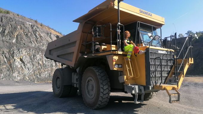 Fotogalerie: Pozor, jede malý dům. Důlní stroje se řídí jinak, než byste čekali