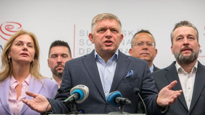 Fico vyhání média ze sněmu i Úřadu vlády. Útoky sílí, reaguje na výpady novinář