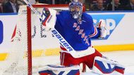 O 11.-13. příčku se dělí hned tři hokejisté, mezi nimi i nejlépe vydělávající gólman sezony, Henrik Lundqvist z New York Rangers. Stejně jako Steven Stamkos (Tampa) a Jevgenij Malkin (Pittsburgh) bere 9,5 milionu dolarů.