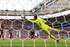 Slovensko - Belgie 1:0. Mohlo to být o dva góly, favorita drží skvělý zákrok brankáře