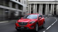 22. místo - Mazda CX-5. Další SUV s délkou těsně nad 4,5 m, za 697 900 Kč je k dostání s benzinovým dvoulitrem.