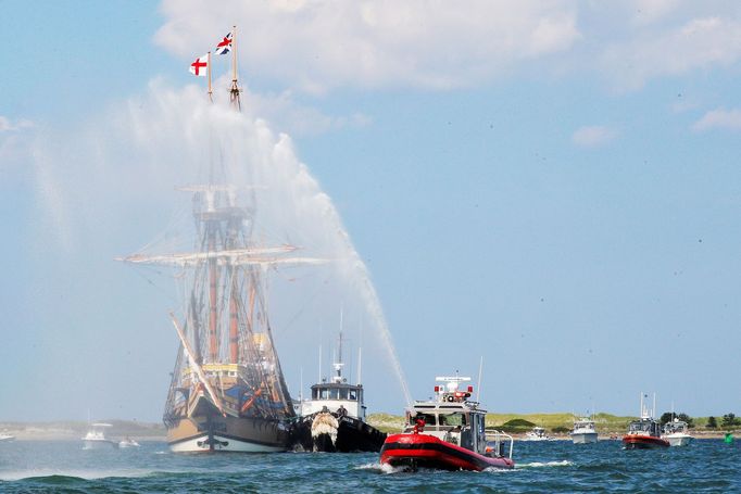 Návrat nově zrekonstruované repliky historické plachetnice Mayflower II