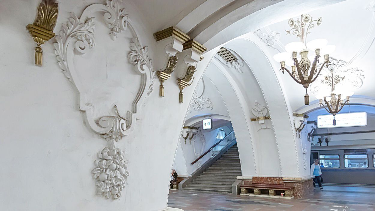 Jednorázové užití / Fotogalerie / Když metro připomíná luxusní palác. Podívejte se na krásy moskevské podzemky