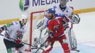 Lev Praha vs. Magnitogorsk, čtvrté finále KHL v O2 aréně (Košečkin, Novotný)