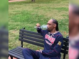 Snoop Dogg si u Bílého domu zapálil jointa a urážel Trumpa. Ten žádá jeho zatčení