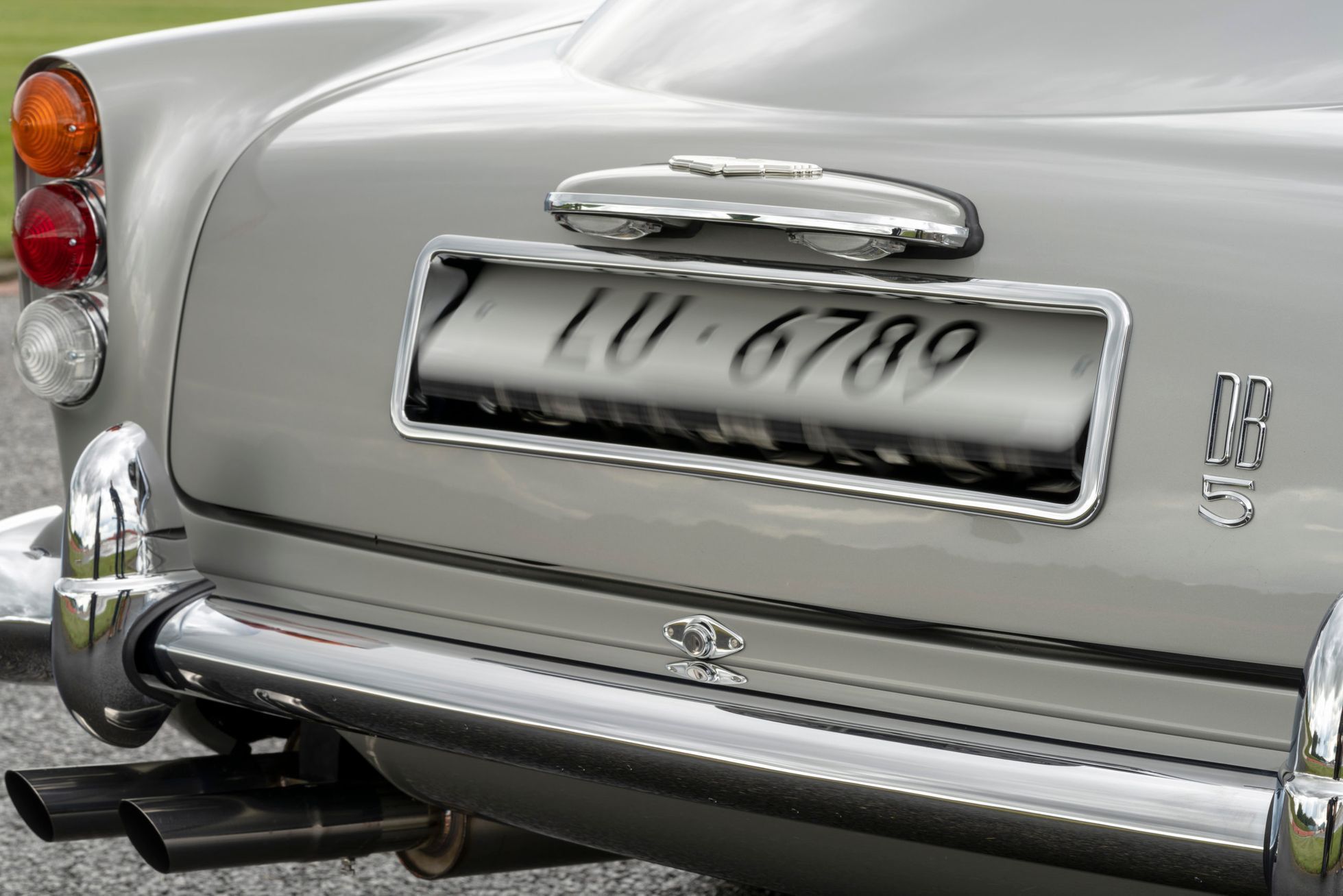 Aston Martin DB5 Bond Continuation