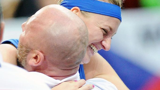 Petra Kvitová dnes ukončila po sedmi letech spolupráci s trenérem Davidem Kotyzou. Dva Wimbledony, dohromady 17 vyhraných turnajů, to vše pod jeho vedením dokázala.