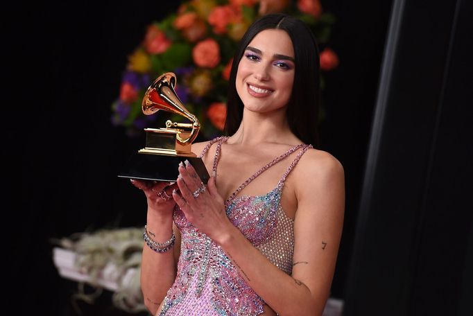 Dua Lipa, autorka nejlepšího popového vokálního alba.