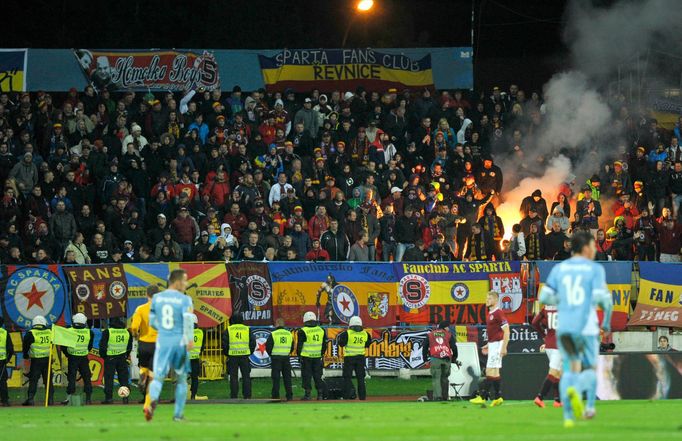 El, Slovan-Sparta: řádění fanoušků Sparty