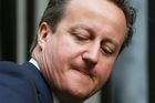 Ministry vyhazovat nebudu, couvá Cameron kvůli kritice