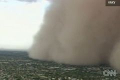 Video: Arizonou se prohnala obrovská písečná bouře
