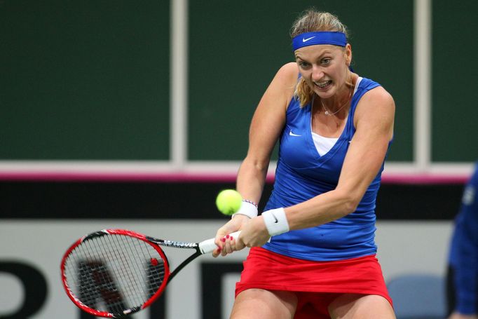 Fed Cup, finále 2014: Petra Kvitové v zápase s Angelique Kerberovou