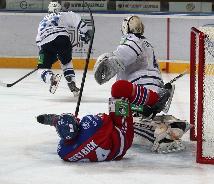 Hokej, KHL, Lev Praha - Dynamo Moskva: Nathan Oystrick - Alexander Lazušin