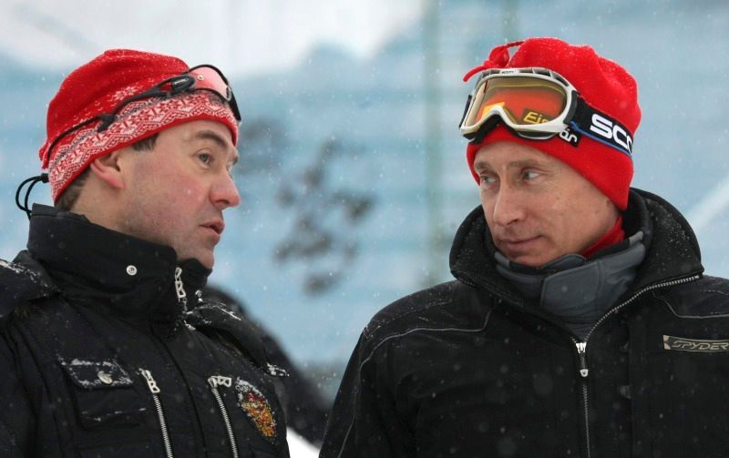 Putin a Medveděv na lyžích