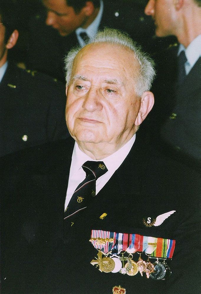 Generál Ivan Schwarz - letec 311. československé bombardovací perutě RAF.