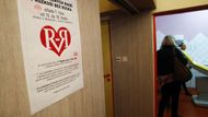 Obvykle sem, do kanceláří, ordinace a dalších prostor Rozkoše, dochází pouze ženy provozující sexuální byznys, tedy prostitutky hledající zdravotní a právní pomoc či terapii.