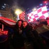 Chorvaté fandí v ulicích Záhřebu během semifinále MS 2022 Argentina - Chorvatsko