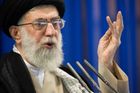 Ajatolláh Chameneí po osmi letech vedl páteční modlitby. Mluvil o sestřelení boeingu