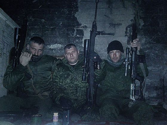 Miloš Ouřecký (první zprava) se spolubojovníky na frontě v ukrajinském Donbasu. 