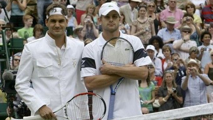 Wimbledon ve znamení rekordů. Král Federer sesadil i Samprase