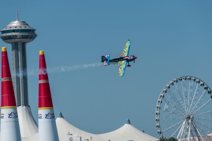 Petr Kopfstein v závodě Red Bull Air Race v Abú Zábí 2019