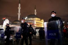 Náboženští extremisté plánovali na Silvestra v Turecku útok. Zadrženo 267 lidí