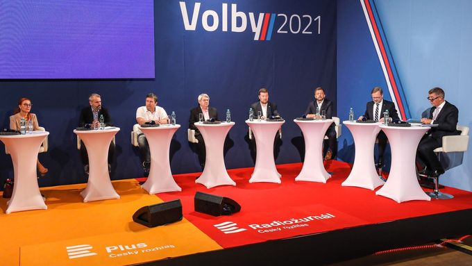 Předvolební debaty politiků v říjnu 2021.
