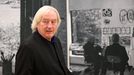 Architekt Steven Holl na výstavě v ostravské Galerii výtvarného umění.