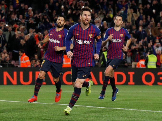 Soccer Football - La Liga Santander - FC Barcelona v Rayo Vallecano - Camp Nou, Barcelona, Spain - March 9, 2019  Barcelona's Lionel Messi celebrates scoring their second