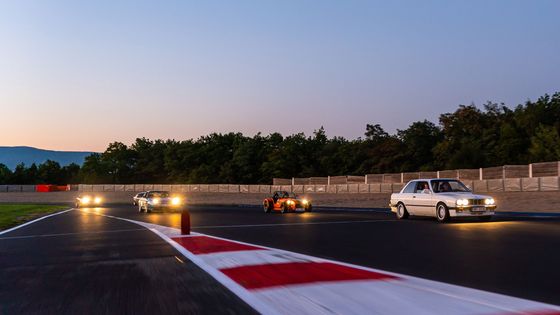 Mostecký autodrom láká na sraz milovníky historických aut. Mohou se projet po okruhu