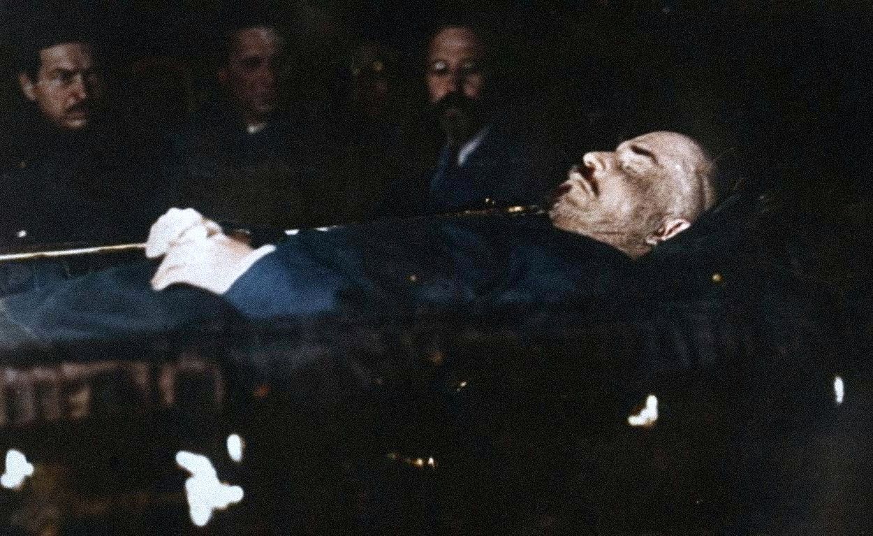 Vladimir Iljič Lenin, Lenin, SSSR, komunismus, Zahraničí
