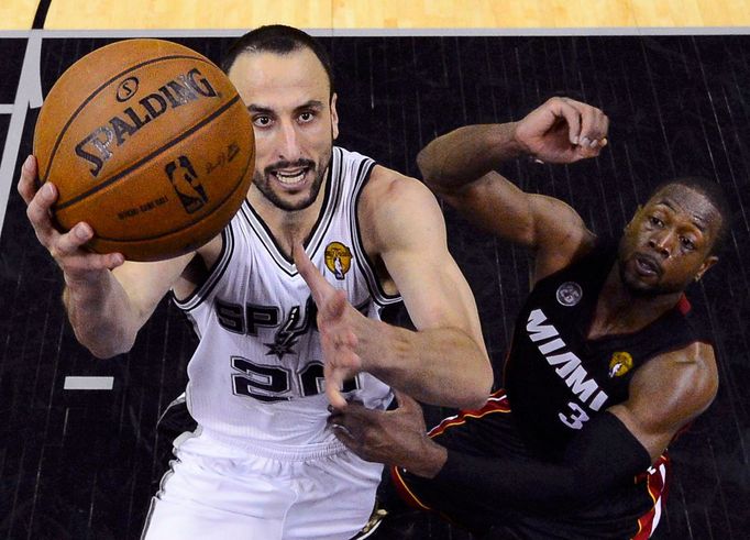 Manu Ginobili ze San Antonia ve finále NBA 2013 proti Miami