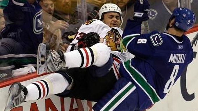 Obrazem: Cesta ke Stanley Cupu vede i přes bitky a souboje